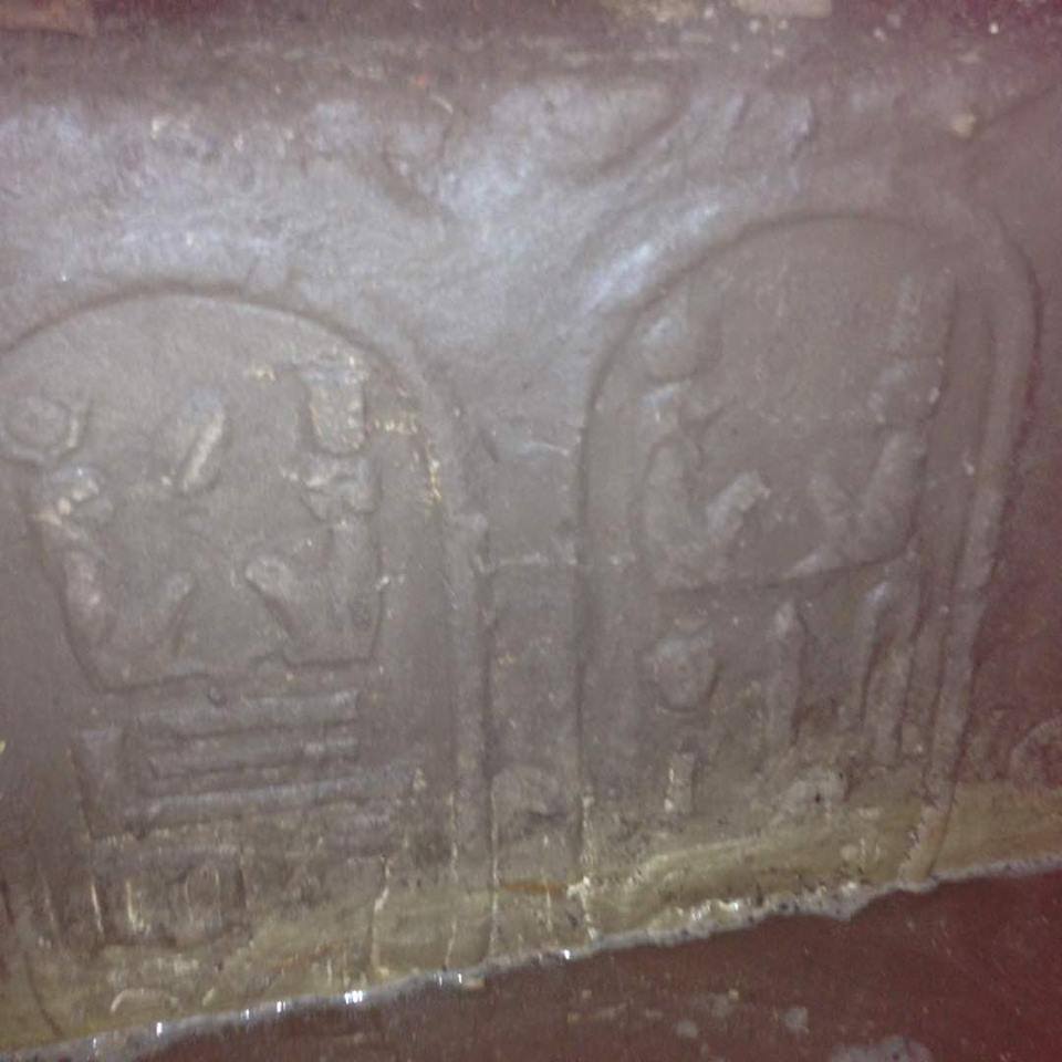 fouilles illégales à Abydos relief pharaon Nectanébo fouilles illégales