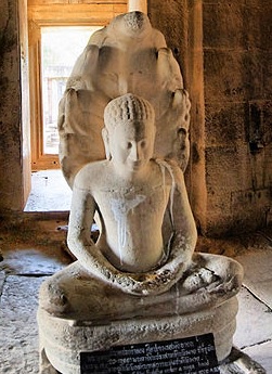 Prasat Hin Phimai, Phimai, Thailande, Bouddha au naga
