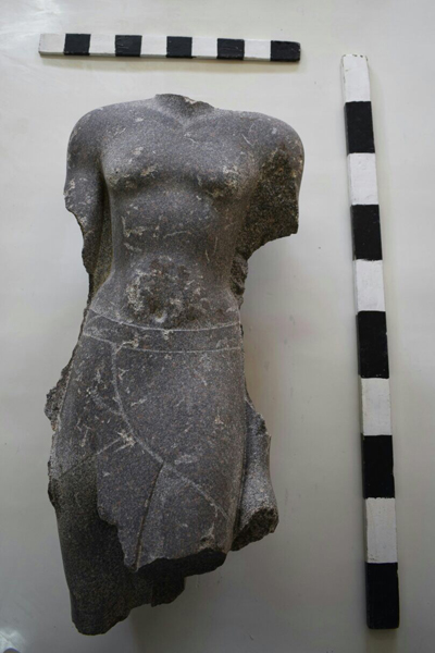 statue-royale-bouto-basse-egypte
