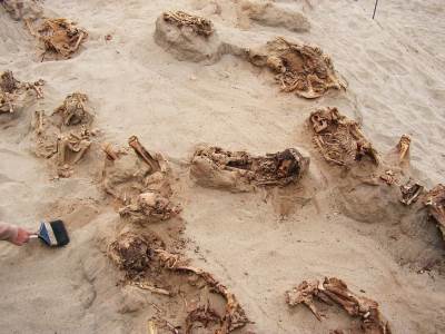 sacrifice-massif-enfant-chimu-perou