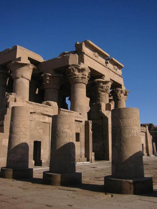 entrée-temple-kom-ombo