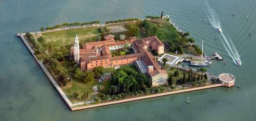 san-lazzaro-degli-armeni-vue-du-monastère-lagune-venise