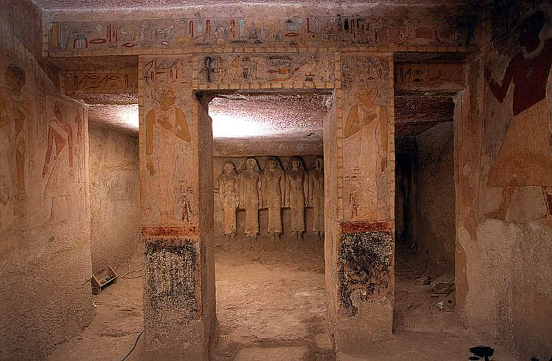 Tombe peinte de la reine Mérésânkh à Gizeh