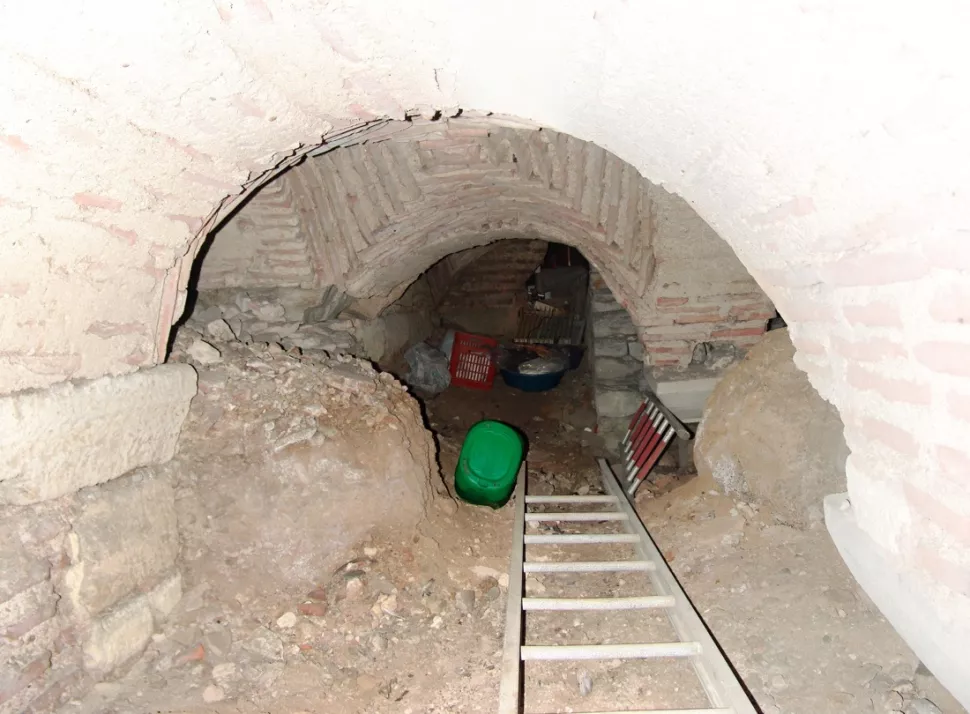 Découverte d'une salle voûtée sous Sainte-Sophie, archéologie d'Istanbul.