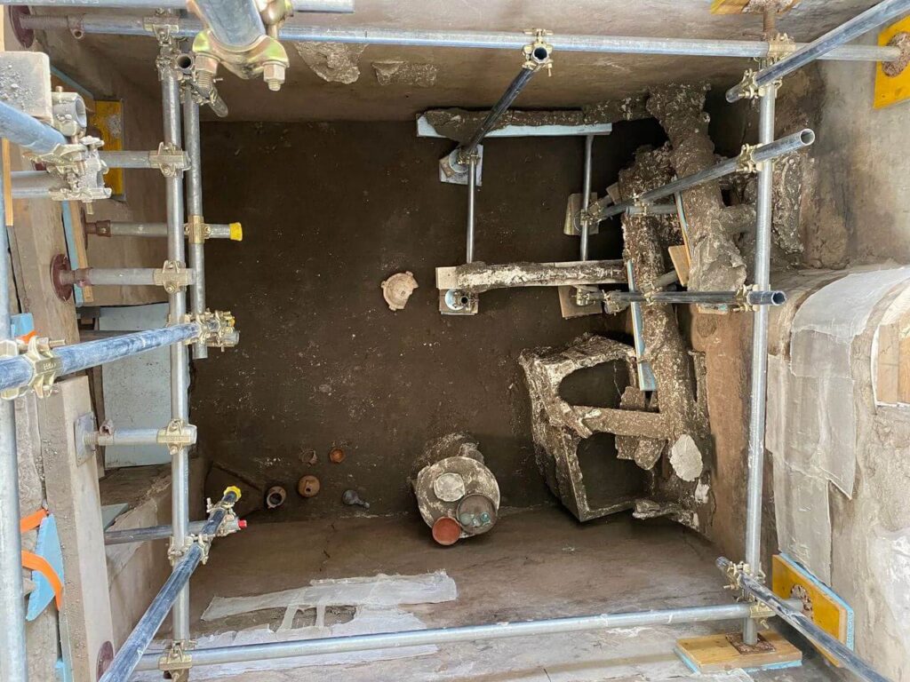 vue de la pièce d'une maison romaine fouillée à Pompéi