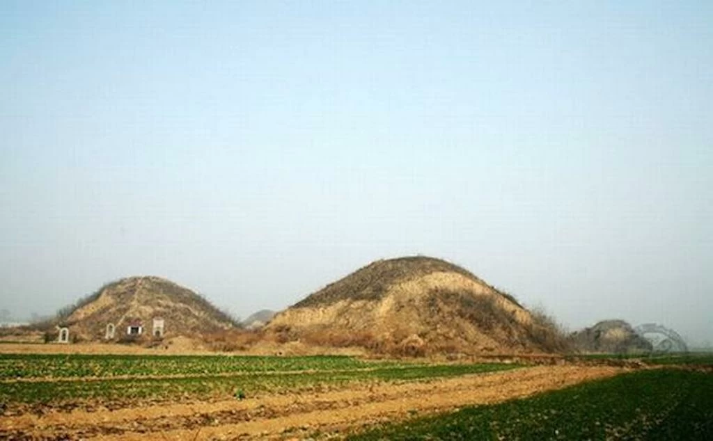 Tumuli funéraires près de Xi'an.