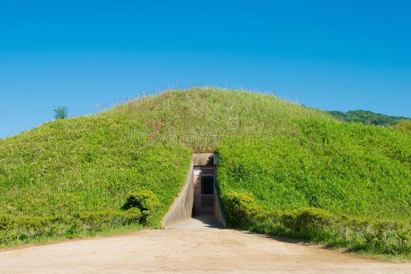 Fujingoki Kofun, Nara.