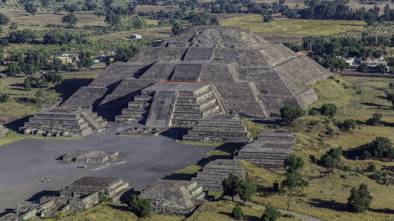 Pyramide de la lune de Teotihuacan, l'une des deux structures majeures du site avec la pyramide du soleil.