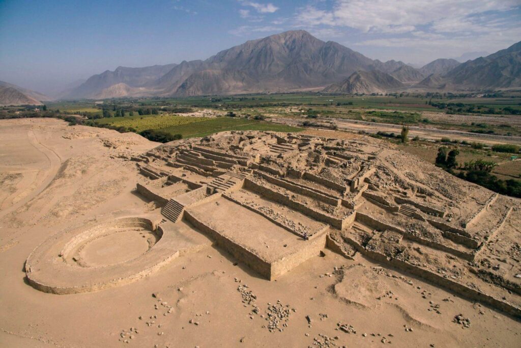Grands sites archéologiques précolombiens, ancienne cité de Caral au Pérou