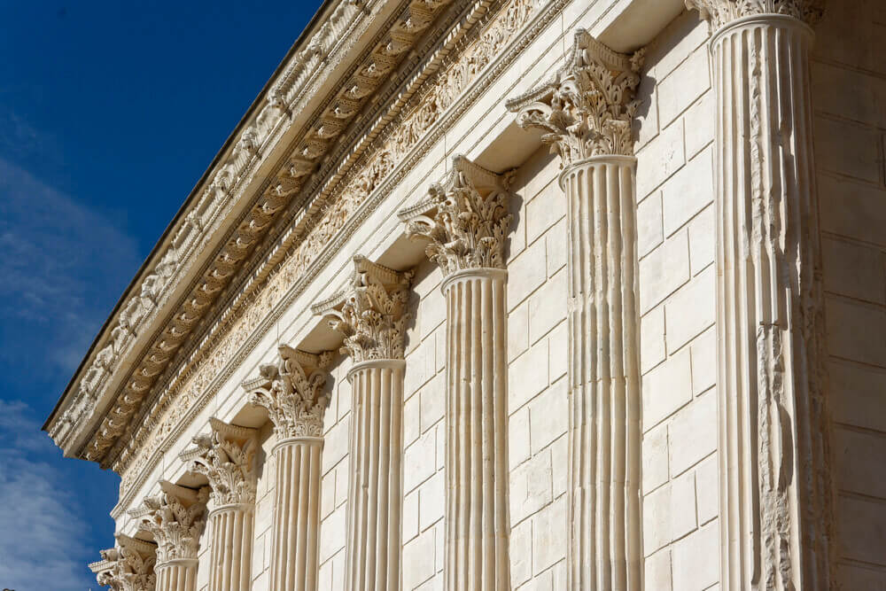Colonnes de la maison carrée de Nîmes
