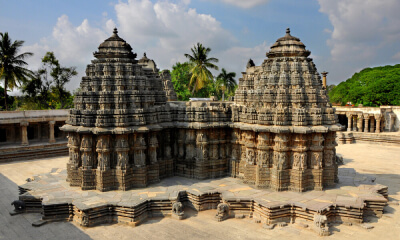 Jagati suivant la forme du plan stellaire du garbhagriha, temple hoysala, UNESCO 2023