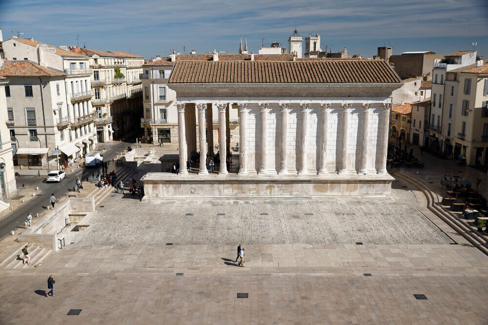 Maison Carrée de Nîmes, temple romain construit sous Auguste