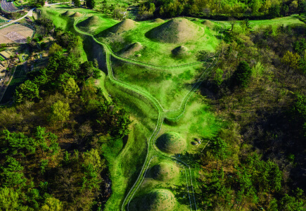 Tumuli de Gyo Dong et Songhyeondong, Corée. Sites archéologiques et historiques classés à l'UNESCO en 2023.