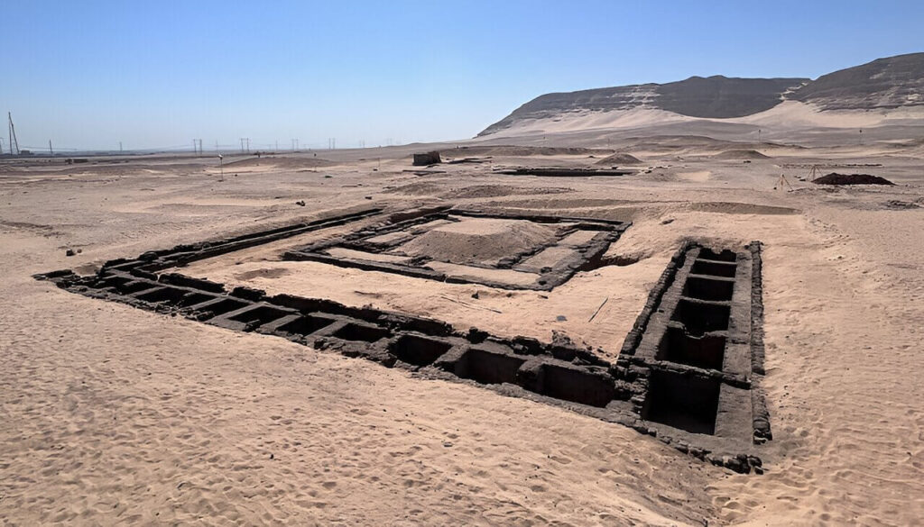 Ruines de la tombe de la reine Meret-Neith à Abydos