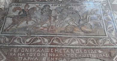 Mosaïque romaine représentant le héros troyen Enée et la reine Didon