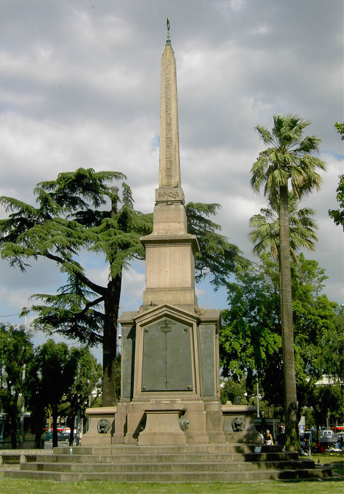 Obélisque dit de Dogali, à Rome, provenant d'Héliopolis