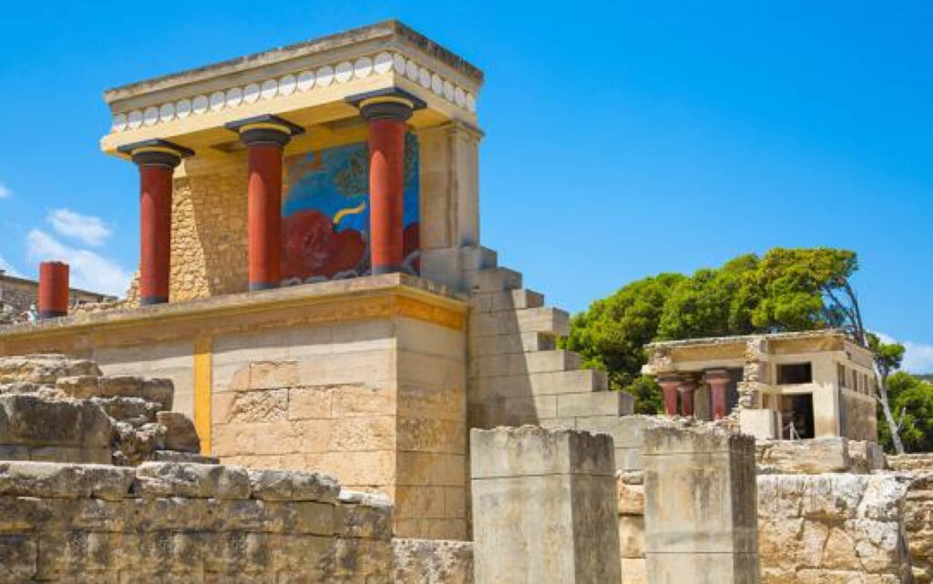 Ruines partiellement reconstruites de Cnossos, un des plus grands sites archéologiques de Crète et des Minoens