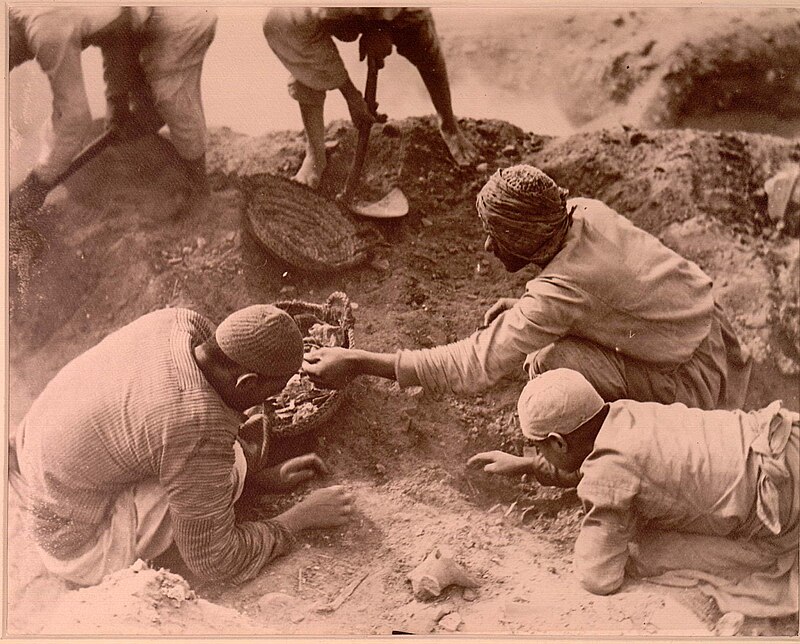 Fouilles vers 1903