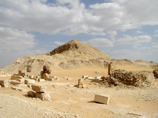 Pyramide de Pépi II à Saqqarah, Ve dynastie