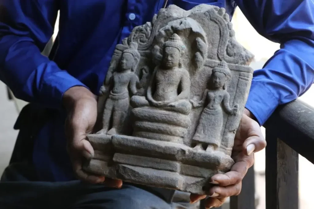 Sculptures trouvées au Ta Prohm à Angkor