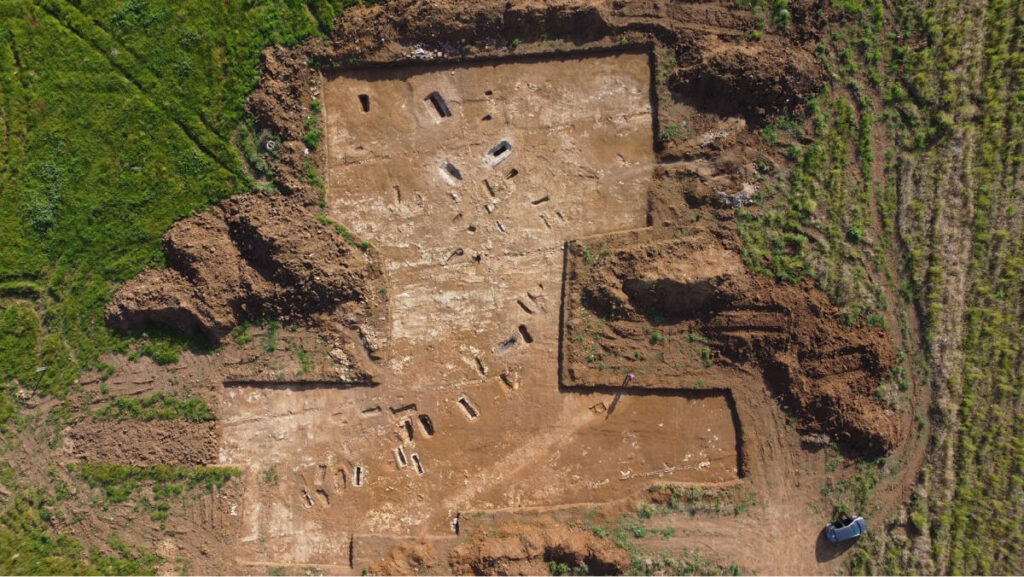Vue aérienne des fouilles de la nécropole