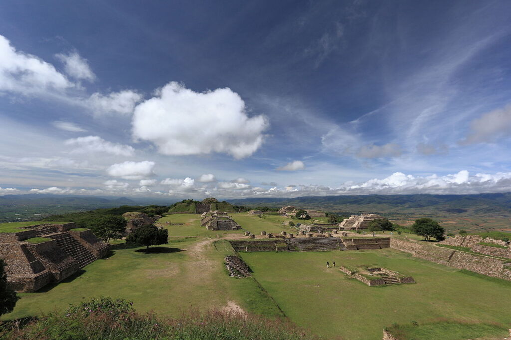 Grands sites archéologiques de l'Amérique précolombienne, ancienne cité zapotèque de Monte Alban au Mexique