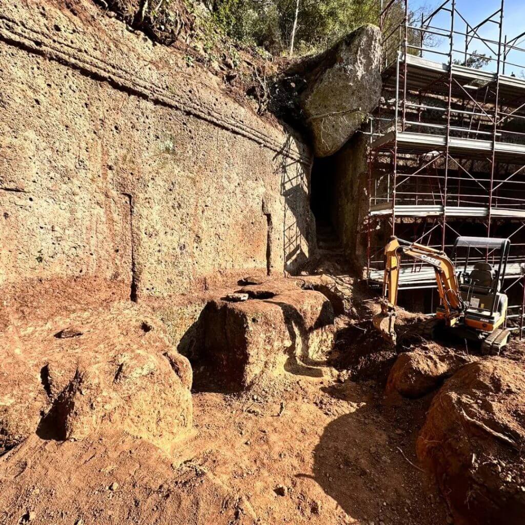 Travaux de consolidation et recherche archéologique dans la nécropole de San Giuliano à Barbarano Romano, Italie