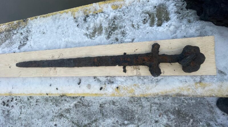 Epée viking retrouvée dans la Vistule en Pologne
