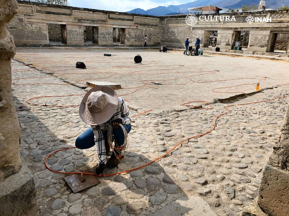 Etudes à Mitla, cité précolombienne des Zapotèques dans l'Etat mexicain d'Oaxaca