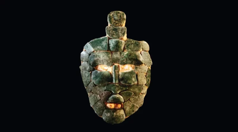 Masque de jade provenant d'une tombe royale de Chochtikam