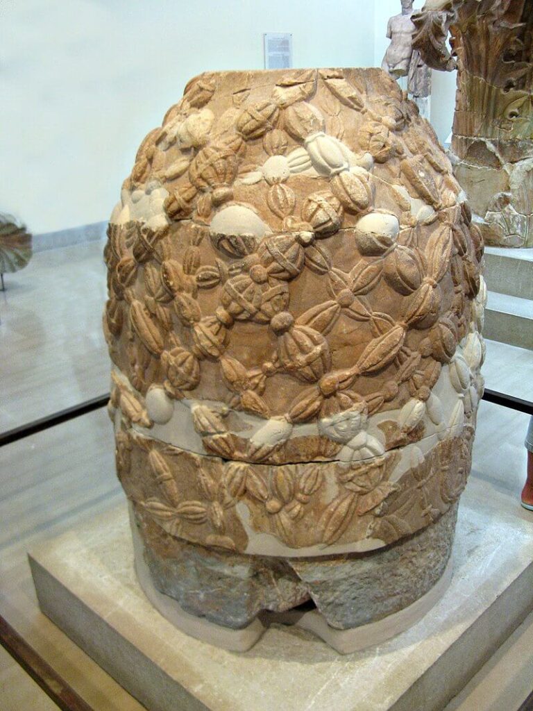 Omphalos de Delphes, trésor archéologique de la Grèce antique