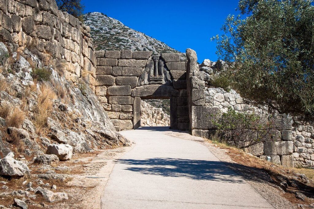 Vue de la porte des lions de Mycènes, site archéologique de la Grèce antique