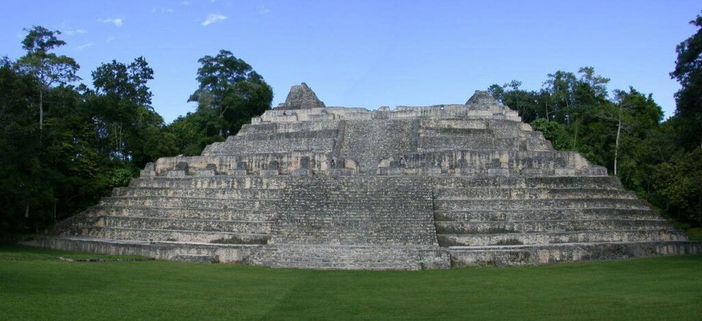 Caracol au Bélize, un des grands sites archéologiques de l'Amérique précolombienne et de la civilisation maya