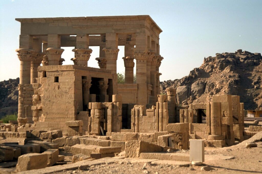 Kiosque de Trajan, île de Philae sauvée des eaux dans les années 60