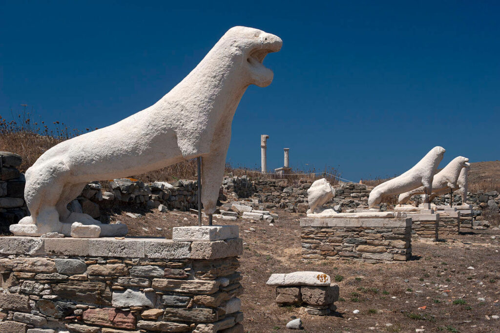 La terrasse des lions sur l'île de Délos dans les Cyclades