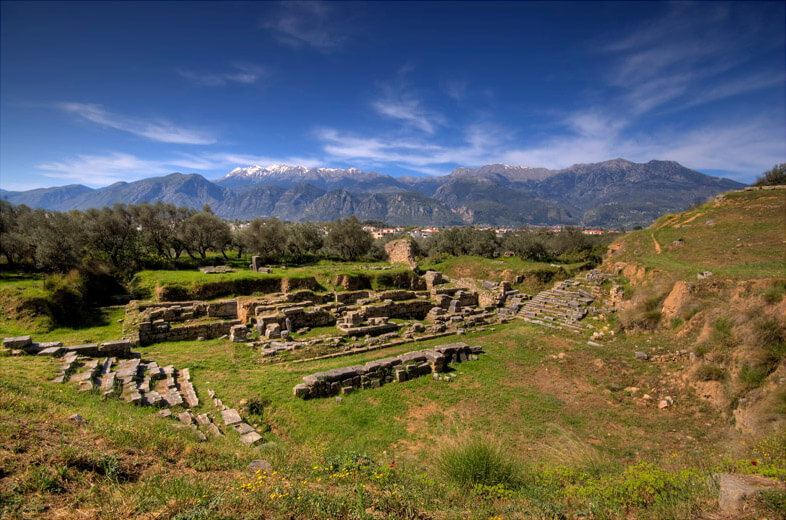 Ruines du théâtre antique sur le site archéologique de Sparte en Grèce