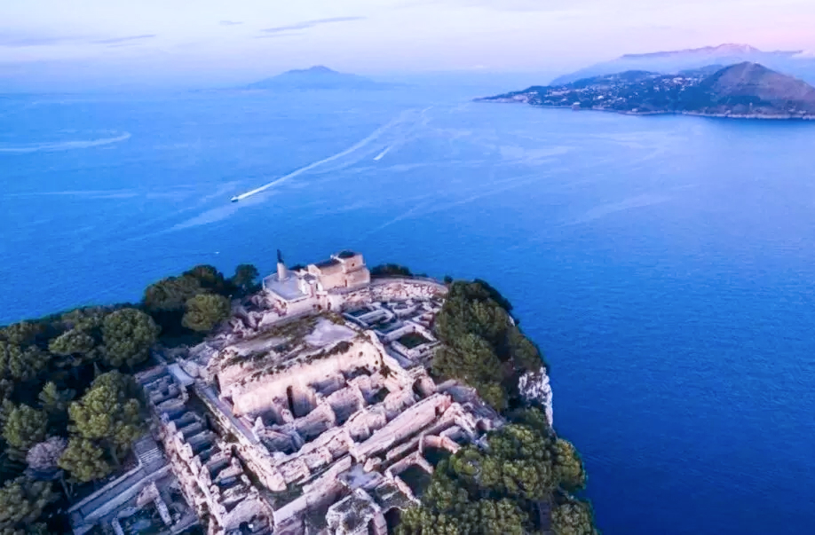 Vue aérienne de la villa Jovis, villa impériale de Tibère sur l'île de Capri
