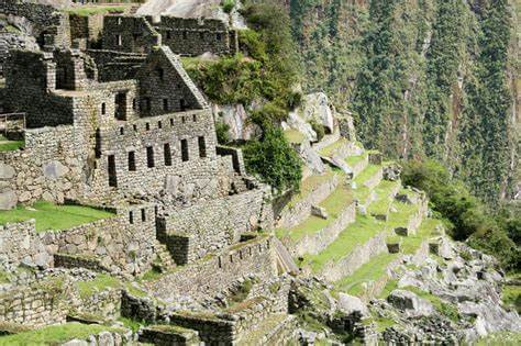 La zone résidentielle du Machu Picchu, cité perdue des Incas nichée au cœur des Andes