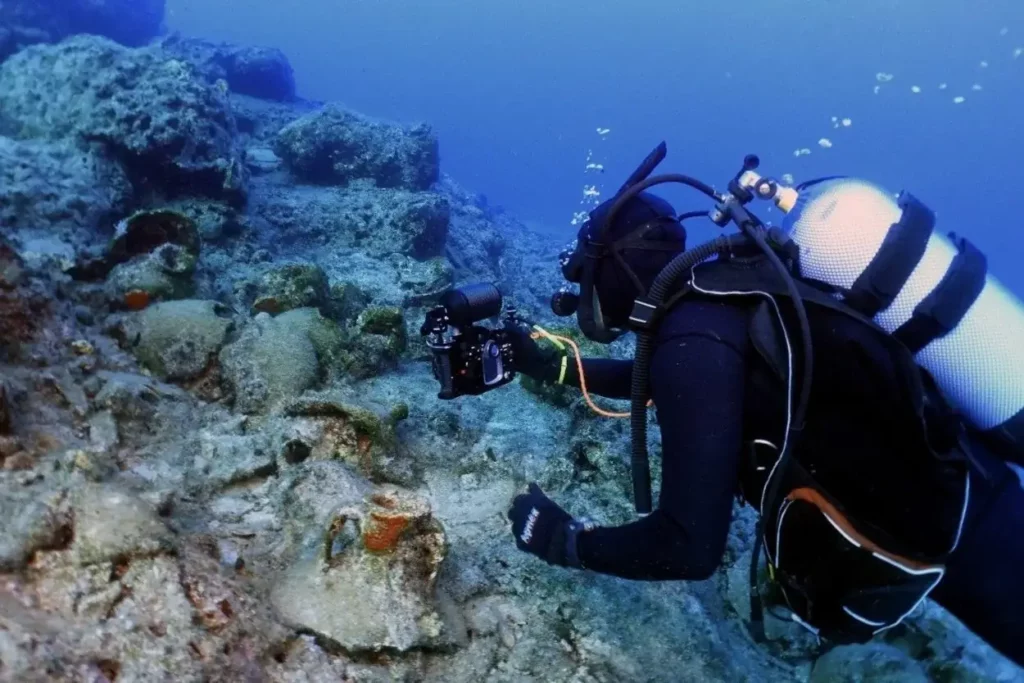Archéologie sous-marine, récente découverte de 10 épaves autour de l'île grecque de Kassos
