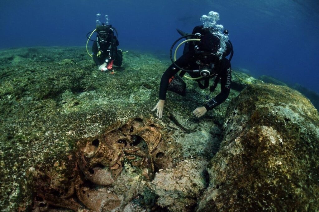 Archéologie sous-marine, récente découverte de 10 épaves autour de l'île grecque de Kassos