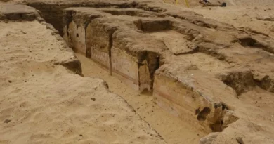 Ruines d'un mastaba de l'Ancien Empire à Dahchour en Egypte