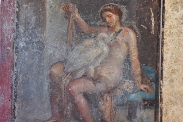 Fresque romaine découverte sur le site archéologique de Pompéi, représentant le mythe grec de Léda et le cygne