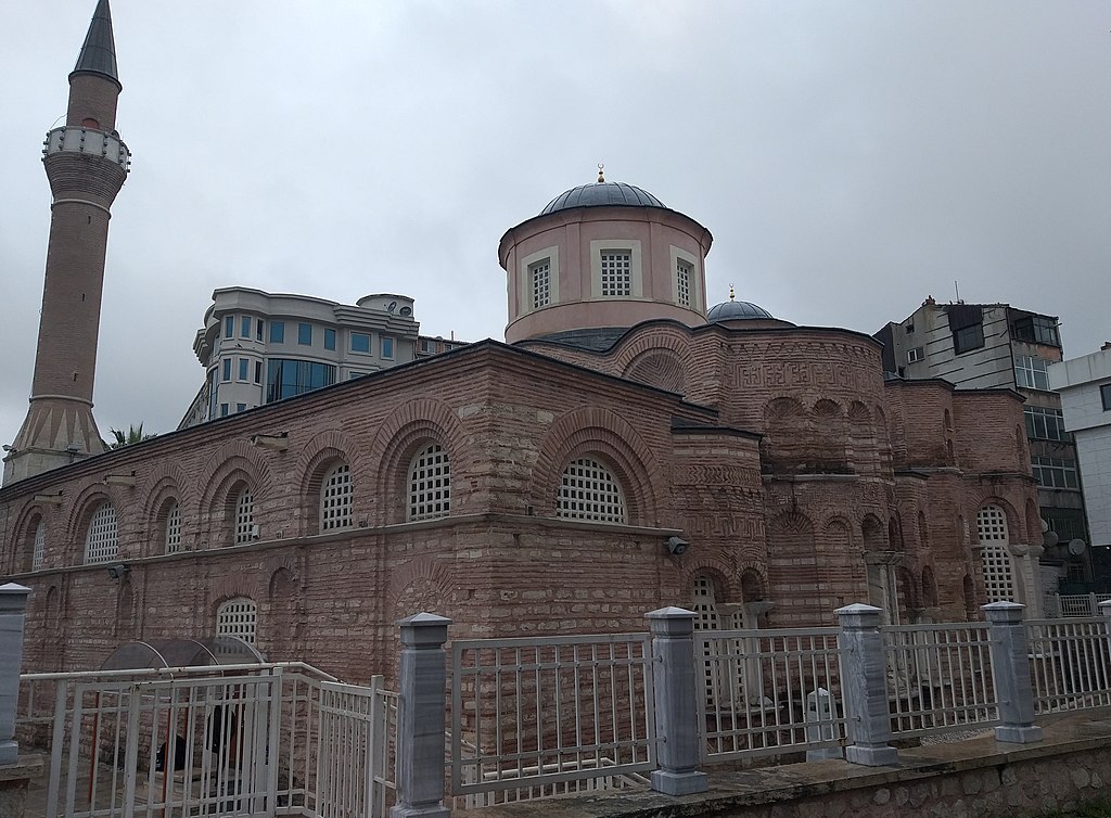 Fouilles au monastère byzantin de Constantin Lips, nécropole de la dynastie Paléologue