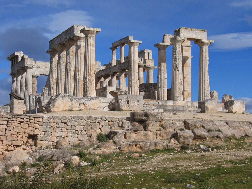 Cités et sanctuaires : les grands sites archéologiques de la Grèce antique, le temple d'aphaia sur l'île d'Egine