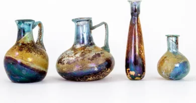 Verrerie antique découverte lors de fouilles à Nîmes