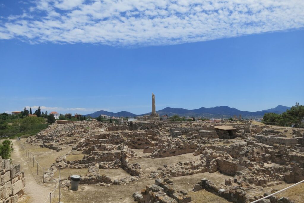 Cités et sanctuaires : les grands sites archéologiques de la Grèce antique, les ruines d'Egine