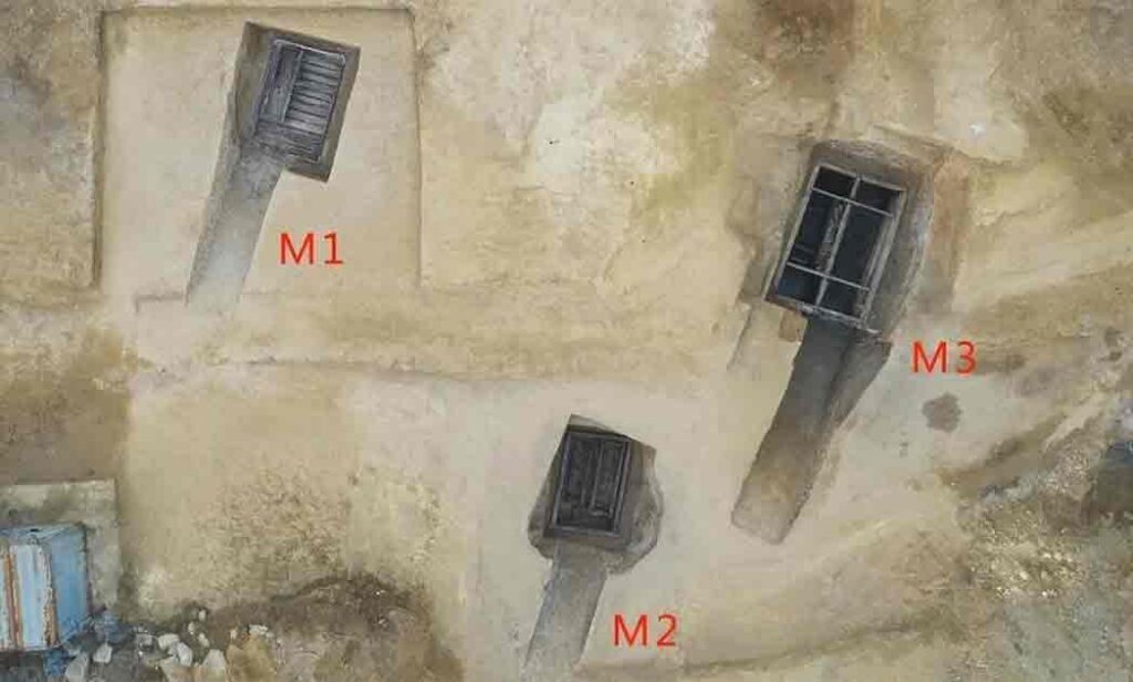 Vue aérienne des tombes de la famille Min de la dynastie Han, à Rizhao en Chine