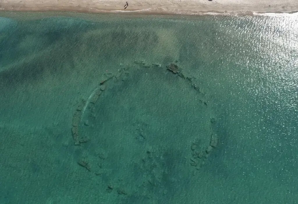 Découverte de l'archéologie sous-marine, structure romaine submergée au large de Campo di Mare