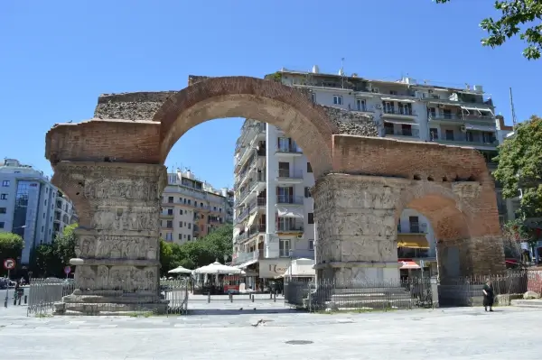 Les sites et monuments archéologiques et historiques de Thessalonique, l'arc de Galère