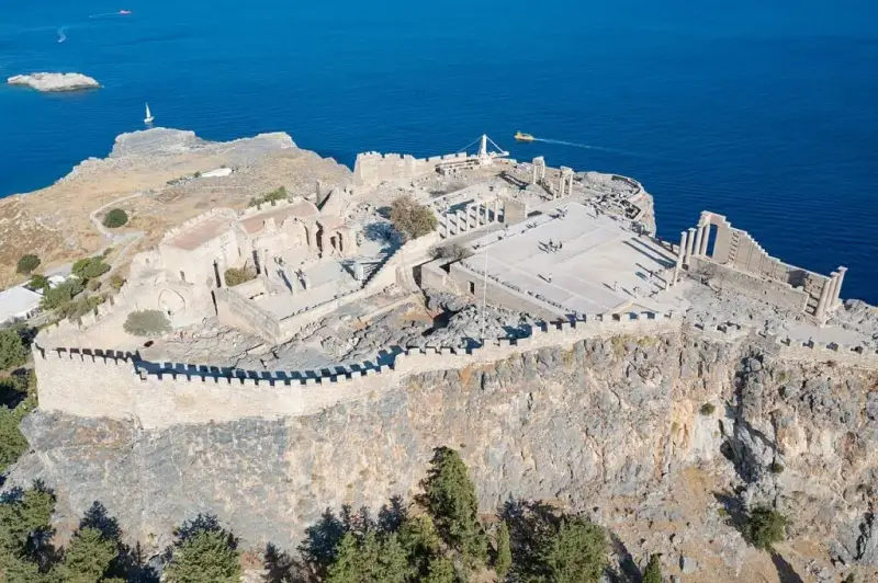 Cités et sanctuaires de la Grèce antique, acropole de Lindos sur Rhodes